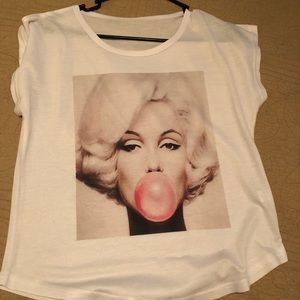 Women’s t shirt